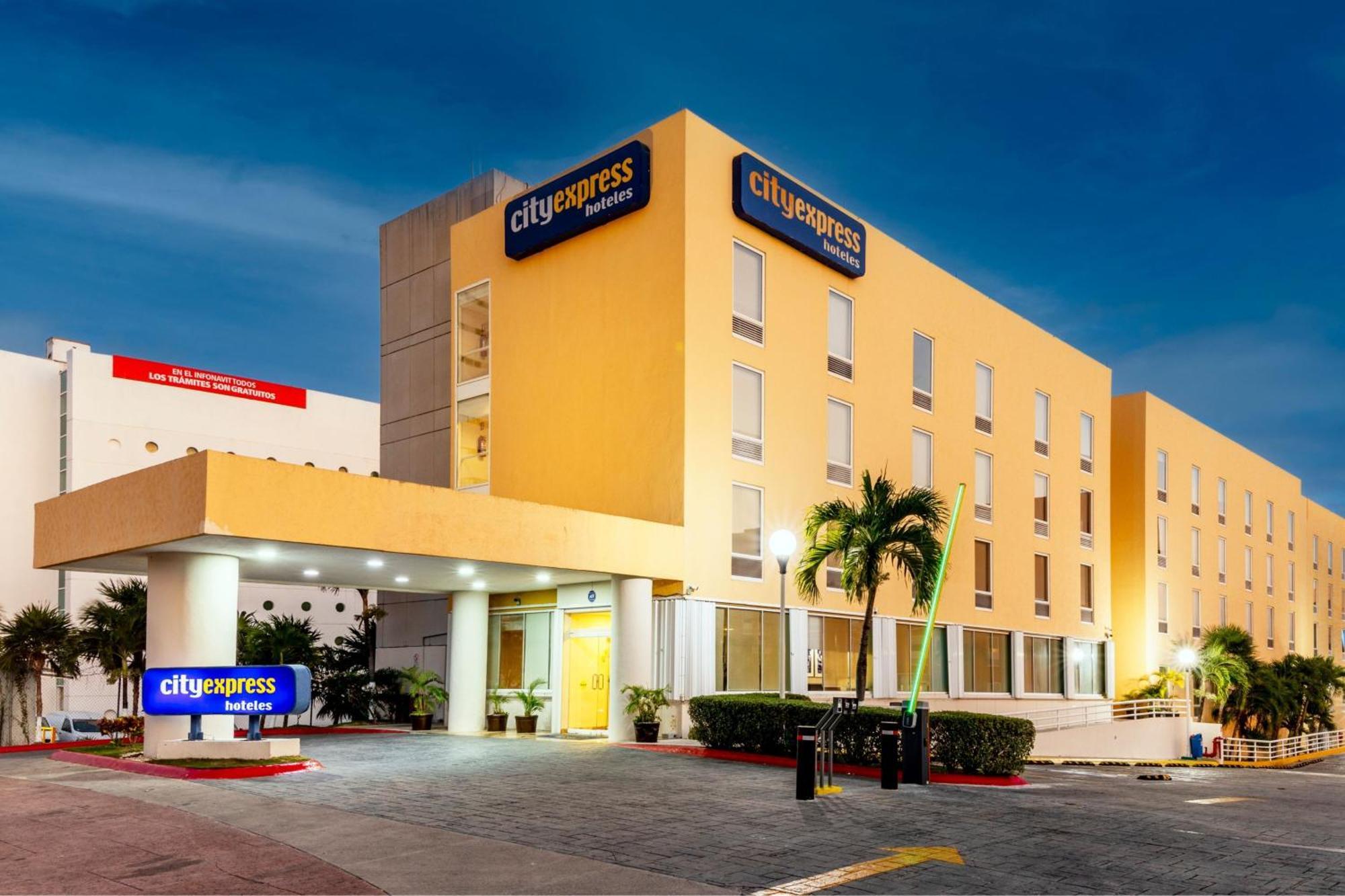 City Express By Marriott Cancún Buitenkant foto